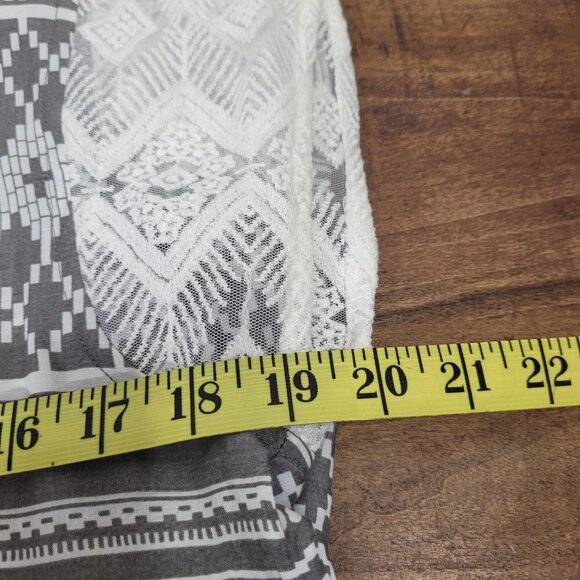 Prana Aleen Semi Sheer Graphic and Lace Top/Shirt w/Cup Sleeves Women's sz M - Picture 7 of 7